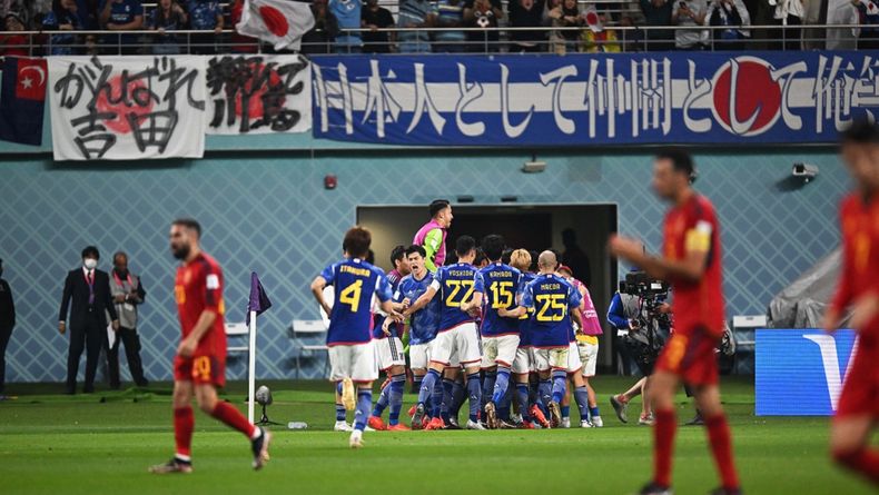 Japón le ganó a España y las dos selecciones se clasificaron a los octavos del Mundial.