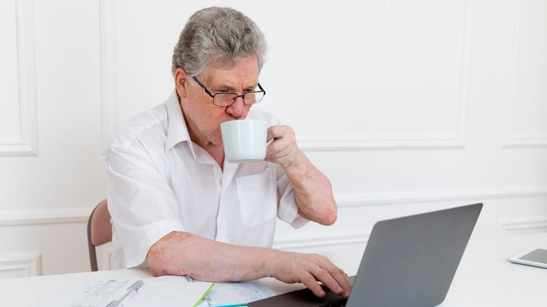 El bono de $70.000 es una medida adicional al aumento del 27,4% y no está relacionado con el complemento que otorga para que los haberes jubilatorios 