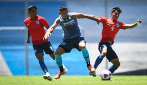 Juan José Cáceres fue el lateral derecho del segundo partido.