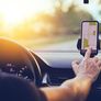 28 de 30 apps de vehículos compartieron información con empresas externas, según un estudio.