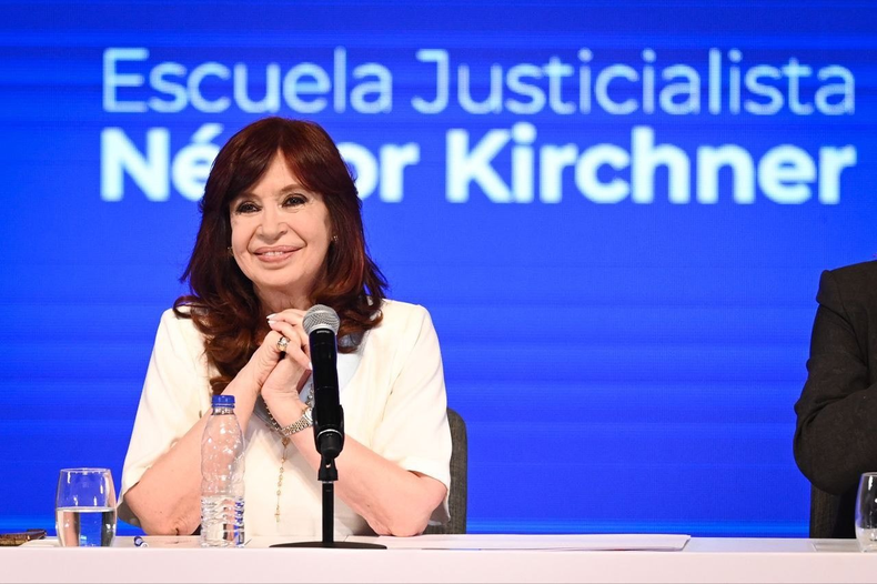 El llamativo detalle en el protector de pantalla del celular de Cristina Kirchner&nbsp;