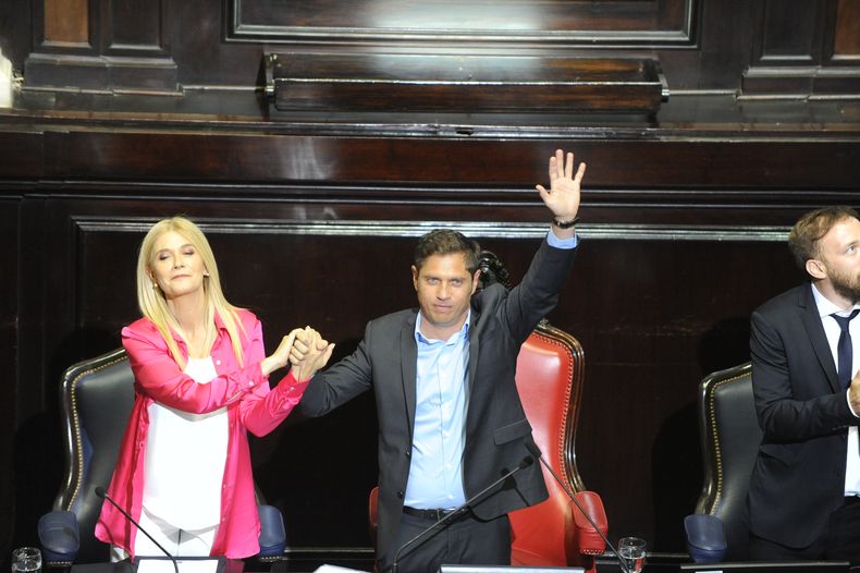 El gobernador Axel Kicillof junto a su vice