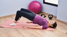 Los ejercicios deben acompañarse con una dieta balanceada. Los ejercicios deben acompañarse con una dieta balanceada.