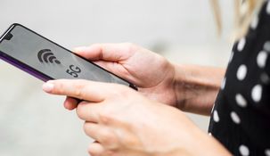 El concepto conocido como Baby WiFi se refiere a la función de conectividad WiFi dual simultánea.
