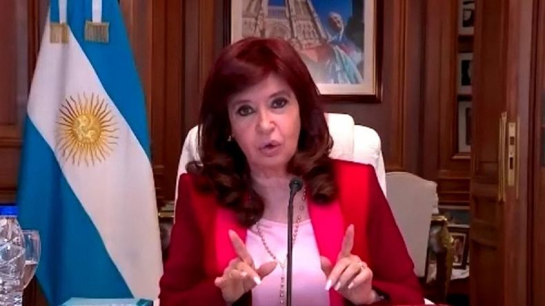 Cristina Kirchner confirmó que hablará este martes en el juicio de Vialidad Nacional.