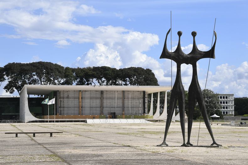 Este lugar representa el poder gubernamental brasileño a través de tres icónicas construcciones