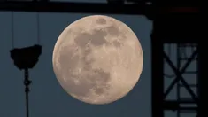 Otra noche para disfrutar de la superluna. Otra noche para disfrutar de la superluna.