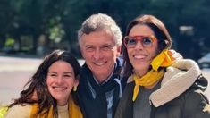 Mauricio Macri junto a vecinos de la Ciudad de Buenos Aires. Mauricio Macri junto a vecinos de la Ciudad de Buenos Aires.