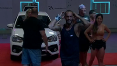 Maxi se ganó el auto. Maxi se ganó el auto.