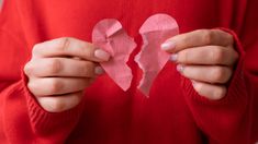 La cantante Katy Perry y el actor Orlando Bloom confirmaron esta semana, tras varios rumores, que habían puesto fin a su relación luego de nueve años juntos. La cantante Katy Perry y el actor Orlando Bloom confirmaron esta semana, tras varios rumores, que habían puesto fin a su relación luego de nueve años juntos.