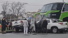 Un paciente psiquiátrico robó una patrulla policial y provocó un triple choque. Un paciente psiquiátrico robó una patrulla policial y provocó un triple choque.