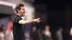 Eduardo Domínguez quiere reforzar el plantel de Independiente. Eduardo Domínguez quiere reforzar el plantel de Independiente.