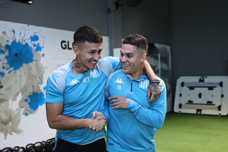 Juan Fernando Quintero se presentó a la práctica de Racing