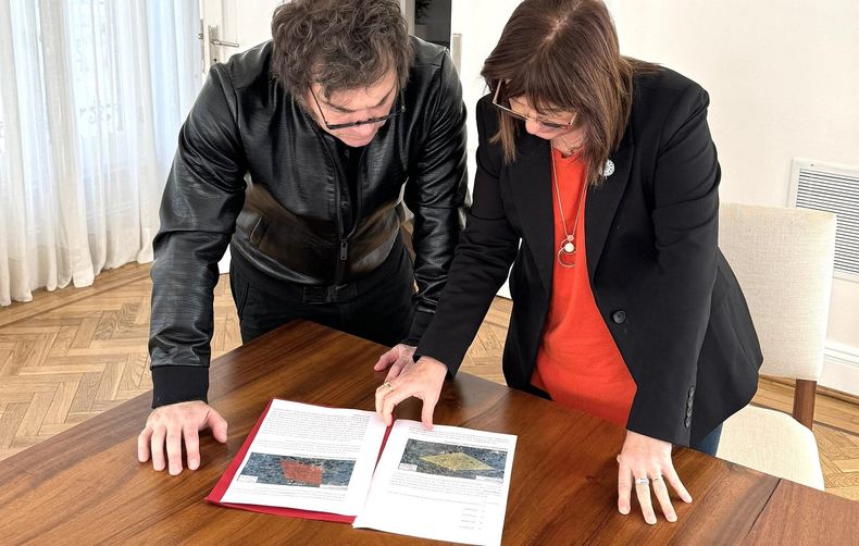 Javier Milei con Patricia Bullrich.