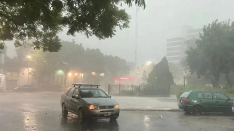 El SMN emitió alerta amarilla por tormentas para este domingo.