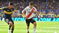 Boca y River se enfrentan en la Bombonera. Boca y River se enfrentan en la Bombonera.