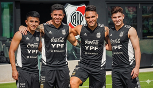 De izquierda a derecha: Thiago Almada, Enzo Fernández, Lautaro Martínez, Julián Álvarez.