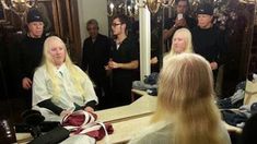 Apareció el albino que le da pelo a Susana en la peluquería de Romano Apareció el albino que le da pelo a Susana en la peluquería de Romano