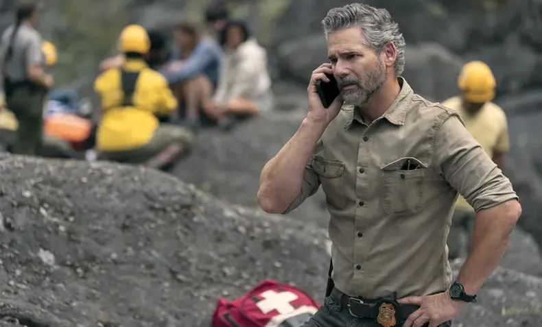 Eric Banainterpreta a un agente especial que busca mantener el orden y hacer cumplir la ley en Yosemite.