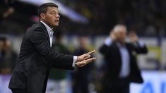 Battaglia tuvo un insólito cruce con un joven hincha de Vélez. Battaglia tuvo un insólito cruce con un joven hincha de Vélez.