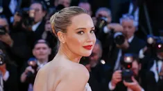 Se consigue un resultado fresco, moderno y alineado con el nuevo paradigma de una belleza más real. Se consigue un resultado fresco, moderno y alineado con el nuevo paradigma de una belleza más real.