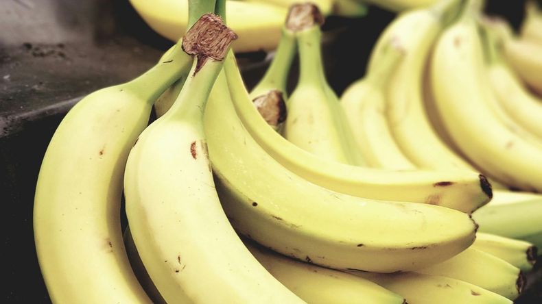 Las bananas son una fuente nutritiva excelente, pero pocas personas conocen las diferencias entre los diferentes estados de madurez de esta fruta: verde, amarilla y marrón.
