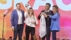 El arco político de Juntos por el Cambio felicitó a Jorge Macri por convertirse en el nuevo jefe de Gobierno porteño. El arco político de Juntos por el Cambio felicitó a Jorge Macri por convertirse en el nuevo jefe de Gobierno porteño.