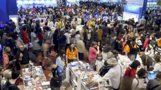 El evento estuvo colmado de público en sus stands y charlas con escritores nacionales e internacionales. El evento estuvo colmado de público en sus stands y charlas con escritores nacionales e internacionales.