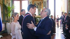 Alberto Fernandez junto a Pena, el nuevo presidente electo. Alberto Fernandez junto a Pena, el nuevo presidente electo.