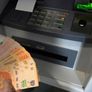 El aguinaldo se comenzar{a a cobrar durante o a fines del mes de junio. El aguinaldo se comenzar{a a cobrar durante o a fines del mes de junio.