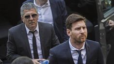 Lionel Messi es representado por su padre Jorge. Lionel Messi es representado por su padre Jorge.