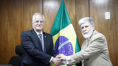 Los funcionarios mantuvieron una reunión bilateral en Brasilia. Los funcionarios mantuvieron una reunión bilateral en Brasilia.