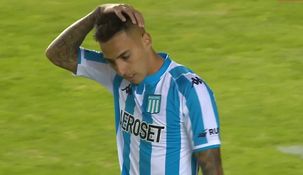 Javier Correa la tiró a las nubes.