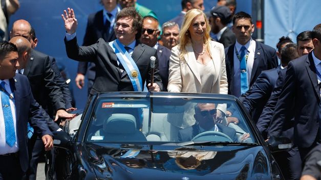 Javier Milei junto a su hermana Karina.