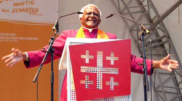 Desmond Tutu encabezó marchas pacíficas en los peores momentos del apartheid.