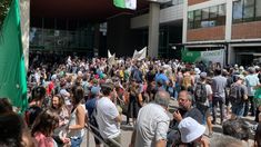 Científicos reclamaron por la continuidad de las becas del Conicet y alertaron por la desfinanciación del organismo. Científicos reclamaron por la continuidad de las becas del Conicet y alertaron por la desfinanciación del organismo.