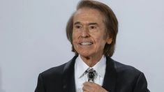 El cantante español de 81 años está en grave estado. El cantante español de 81 años está en grave estado.