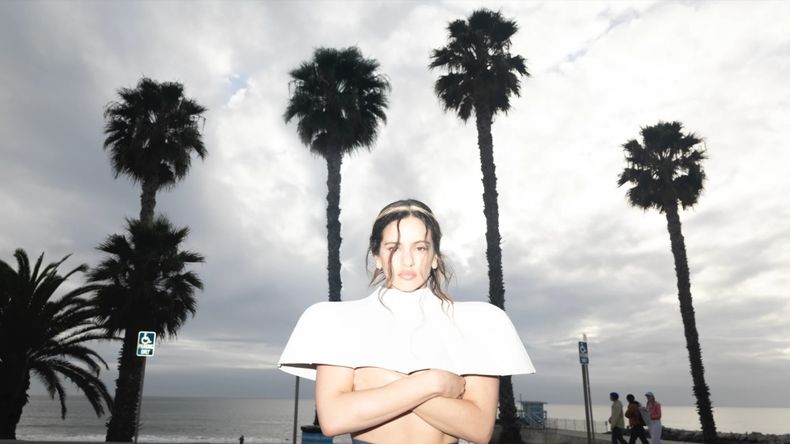 Rosalía seguirá la gira LUX con su presentación en el Movistar Arena.