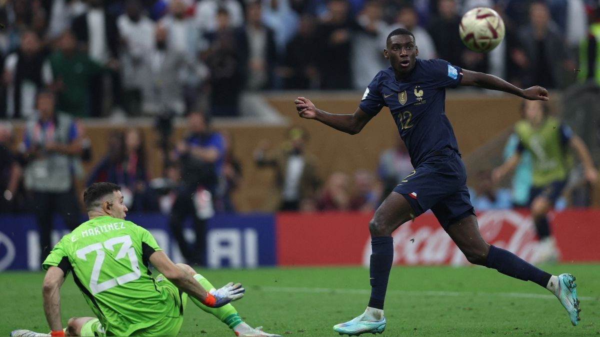 Kolo Muani, El De La Atajada De Dibu Martínez En La Final Del Mundial ...