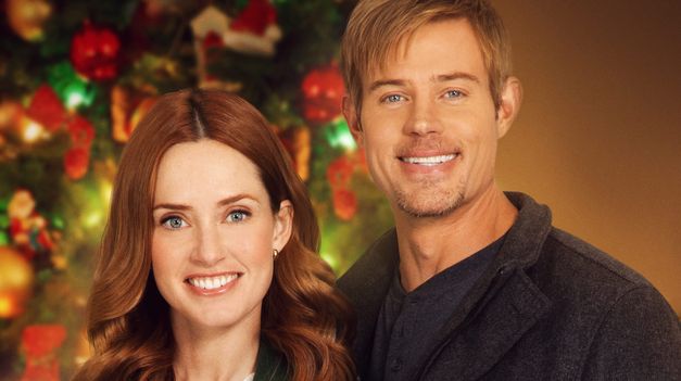 La película está dirigida por T.W. Peacocke y escrita por Cara J. Russell, destacando el espíritu navideño y los vínculos emocionales.