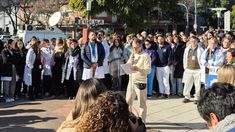 Los trabajadores del Hospital Garrahan realizarán una caminata con velas en rechazo al ajuste. Los trabajadores del Hospital Garrahan realizarán una caminata con velas en rechazo al ajuste.