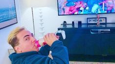 ¡Mamadera! Cristian Castro quiere lanzar una marca de biberones para adultos ¡Mamadera! Cristian Castro quiere lanzar una marca de biberones para adultos