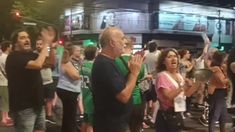 Una de las protestas más multitudinarias sucedió en Acoyte y Rivadavia, en el barrio porteño de Caballito. Una de las protestas más multitudinarias sucedió en Acoyte y Rivadavia, en el barrio porteño de Caballito.