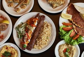 Este restaurante se especializa en cocina armenia.