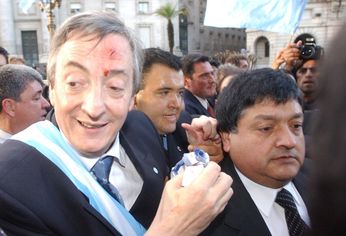 C5N | néstor kirchner plaza de mayo corte en la frente