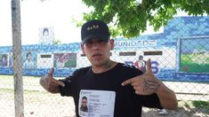 Una entrevista exclusiva con Rayo en el barrio que ama, el mismo de Diego Maradona. Una entrevista exclusiva con Rayo en el barrio que ama, el mismo de Diego Maradona.