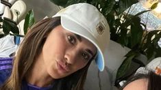 Antonela Roccuzzo eligió un look canchero para la final del Mundial Qatar 2022. Antonela Roccuzzo eligió un look canchero para la final del Mundial Qatar 2022.