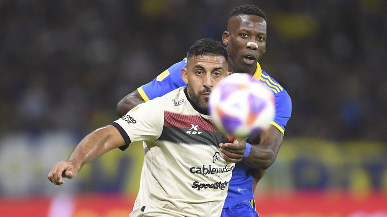 Wanchope &Aacute;bila, exjugador de Boca, abri&oacute; el marcador a los 49 segundos del partido.
