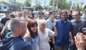 Cristina Kirchner recorrió barrios vulnerables en La Matanza y crecen los rumores en torno a una eventual candidatura
