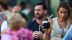 El 10 vio el partido desde la tribuna. El 10 vio el partido desde la tribuna.